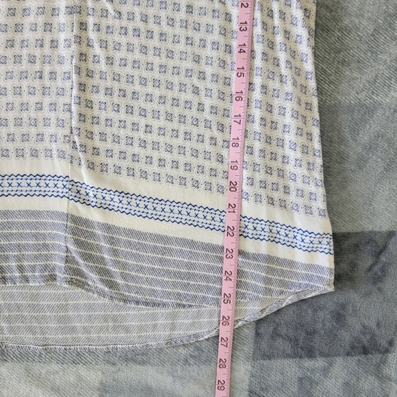 GAP White Blue Print Flowy V Neck Long Sleeve Women's Blouse Casual Size XL - Picture 10 of 10